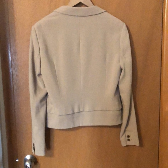 Blazer - Picture 2 of 3